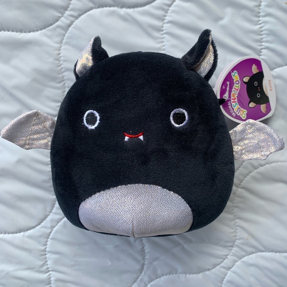 🖤7” Emily the Bat Squishmallow - Picture 3 of 4